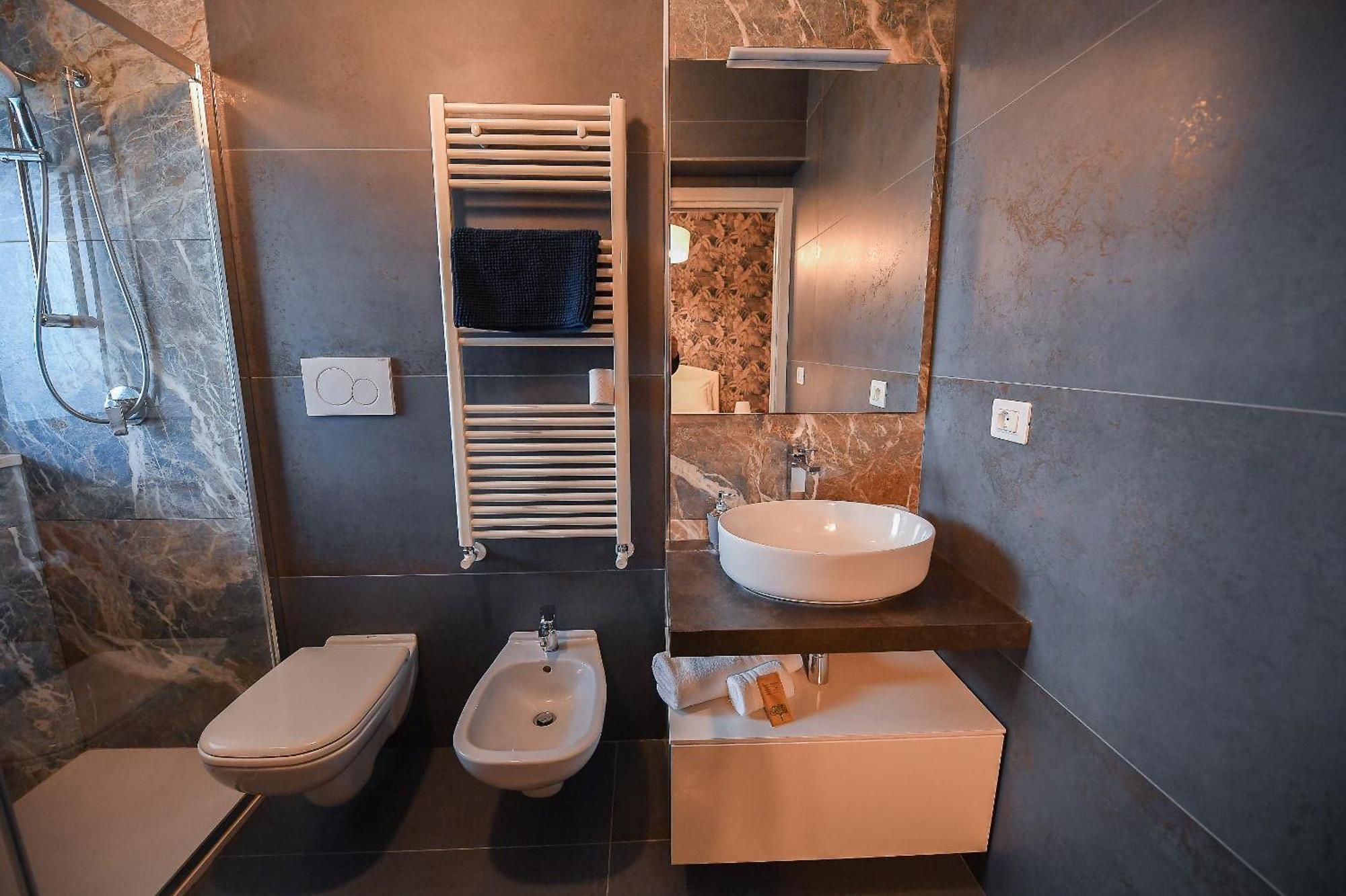 Karol Wojtyla Airport Bari Hotel Bagian luar foto