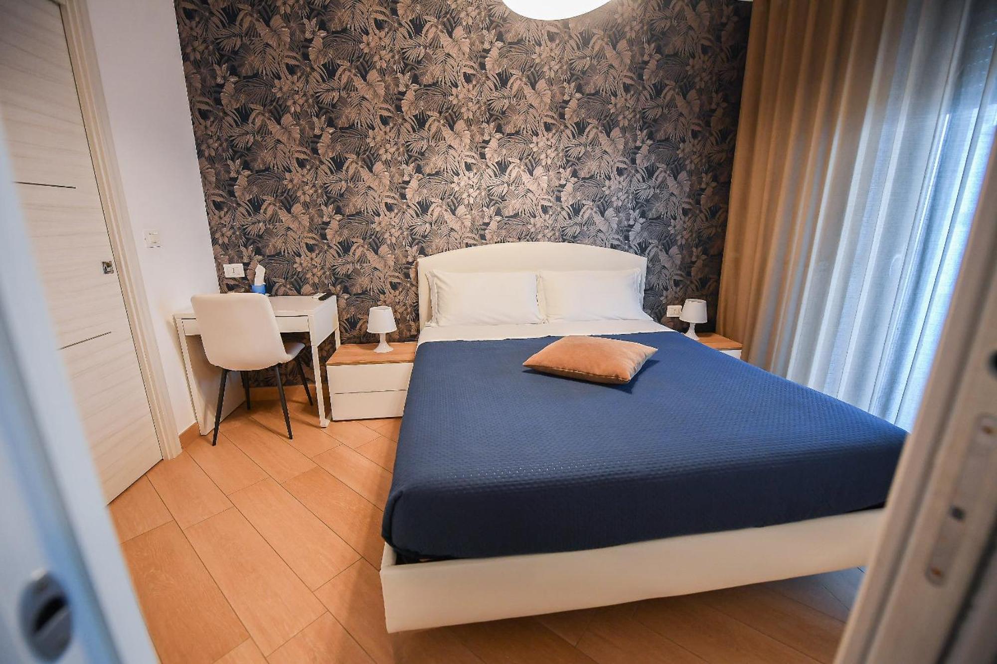 Karol Wojtyla Airport Bari Hotel Bagian luar foto