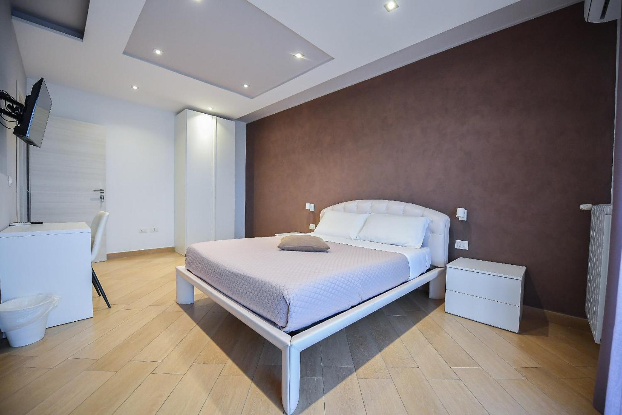 Karol Wojtyla Airport Bari Hotel Bagian luar foto