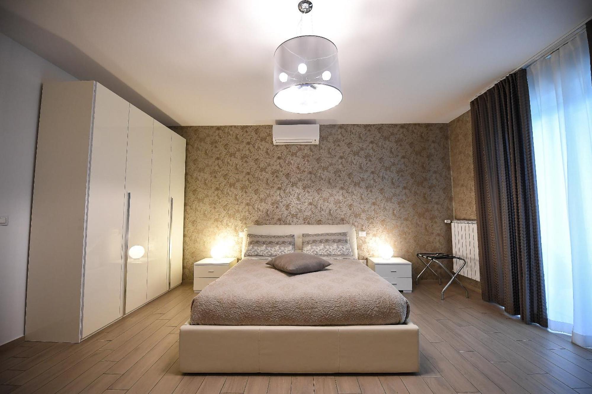 Karol Wojtyla Airport Bari Hotel Bagian luar foto