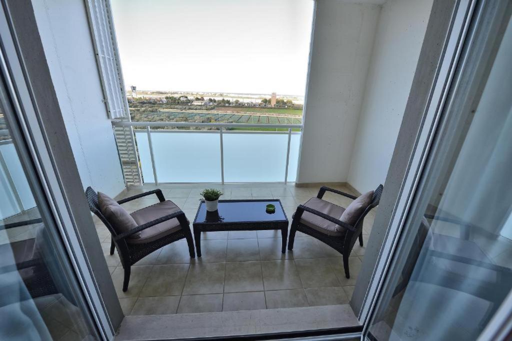 Karol Wojtyla Airport Bari Hotel Bagian luar foto