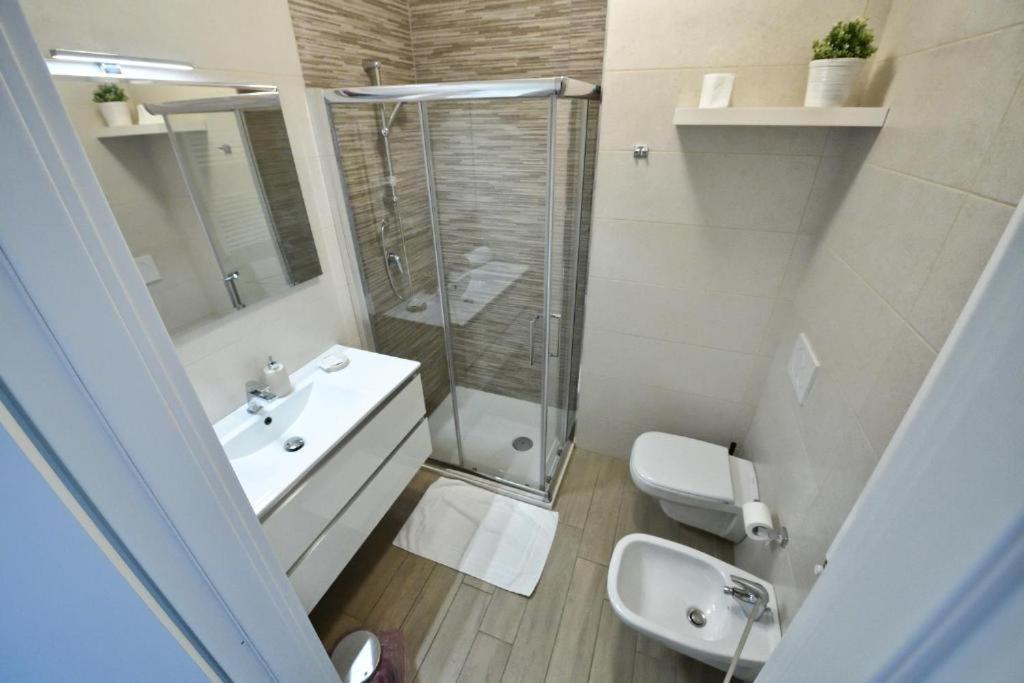Karol Wojtyla Airport Bari Hotel Bagian luar foto